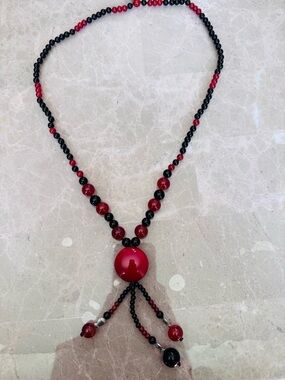 Red and Black Beaded Pendant Necklace - Women Jewelry